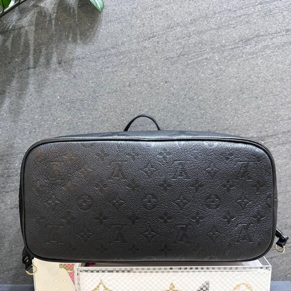 Louis Vuitton Bags Louis Vuitton Lv Neverfull Tourterelle Black